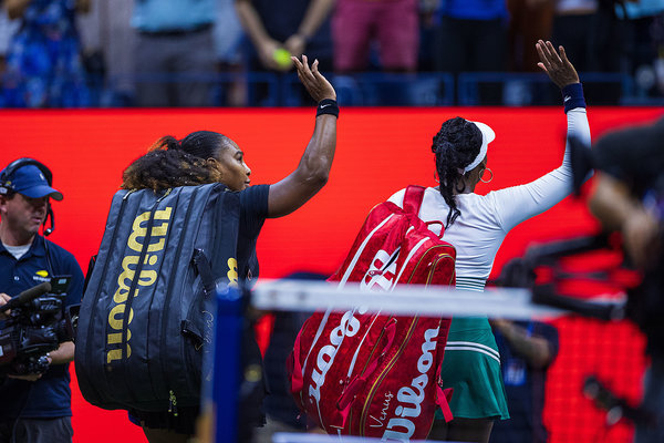 中的年轻球 中的年轻球